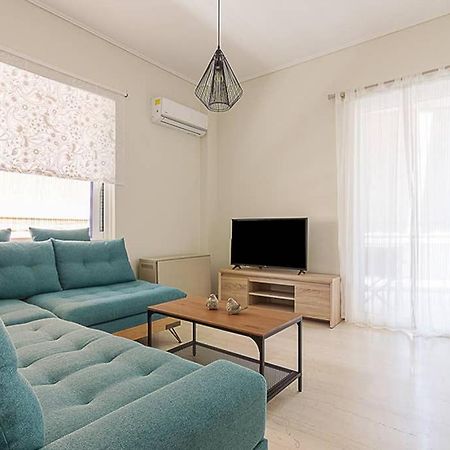 Cozy Flat With 1 Bedroom Next To Metro Station Athén Kültér fotó