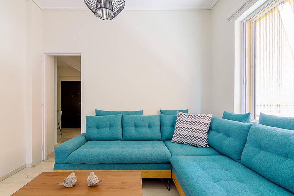 Cozy Flat With 1 Bedroom Next To Metro Station Athén Kültér fotó