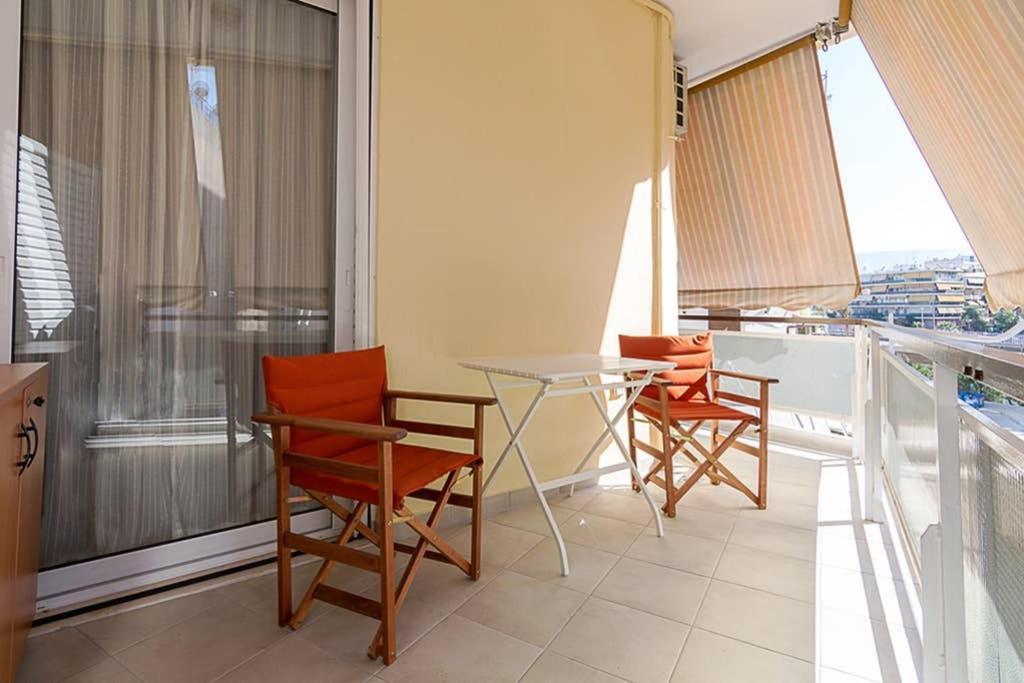 Cozy Flat With 1 Bedroom Next To Metro Station Athén Kültér fotó
